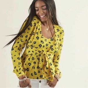 Cabi Sunny Set Blouse Tank Yellow Animal Print Cheetah Wrap Tie Size Small 5596